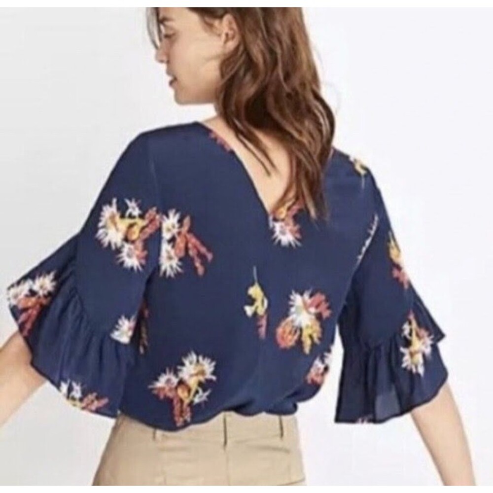 Madewell Size S 100% Silk Blouse Bell Sleeve Navy Blue Floral Statement Sleeve